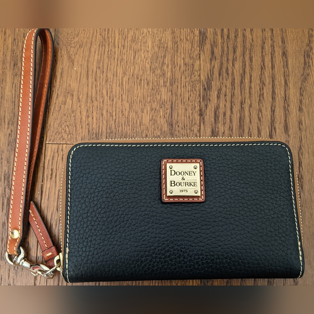 Dooney and Bourke Wristlet Black Pebble Leather